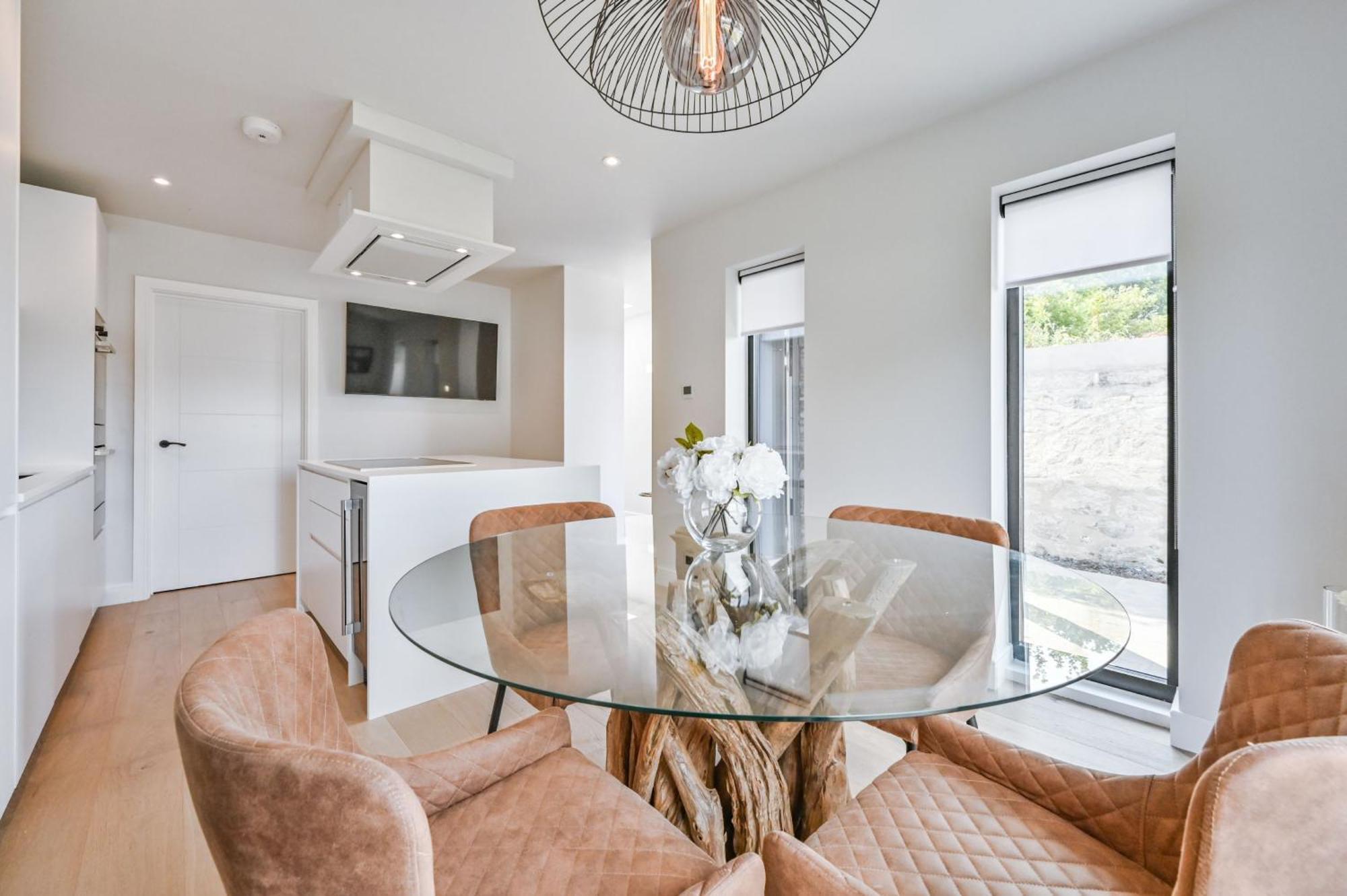הוילה צ'רלסטאון 1 The Nest - Luxury Modern House Nr Beach & Bars With Sea Views & Free Parking מראה חיצוני תמונה